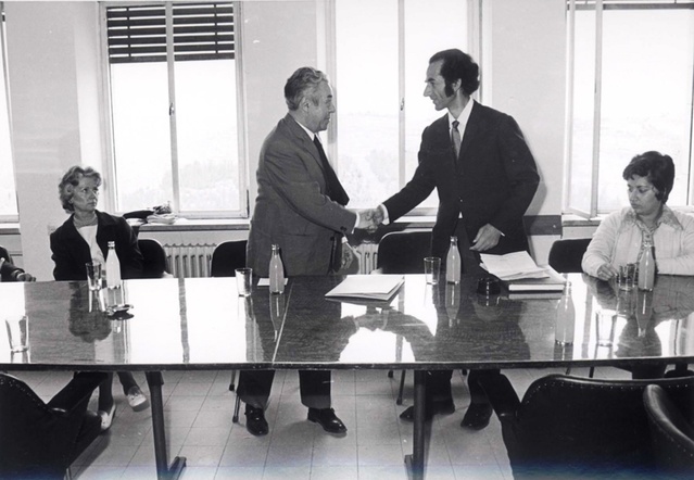 Cérémonie à Yad vashem le 7 mai 1972