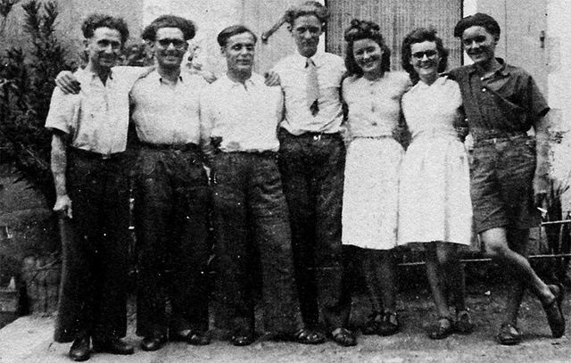 D gauche à droite Bertrand, Léonard, André, Georges, Madeleine et  Yvette et Yvon