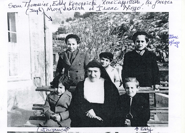 sœur Thomasine « Joséphine Della Sale » avec les enfants sauvés