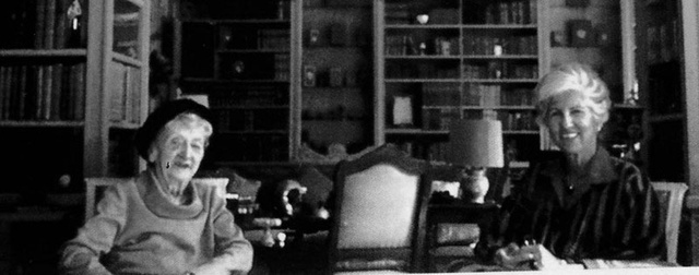 à gauche Jeanne HENRI ROBERT et à droite Gisèle GODLEWSKI