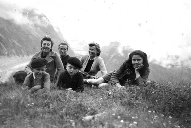 Camille & Fernande Claret à gauche avec Berthe Sadowsk