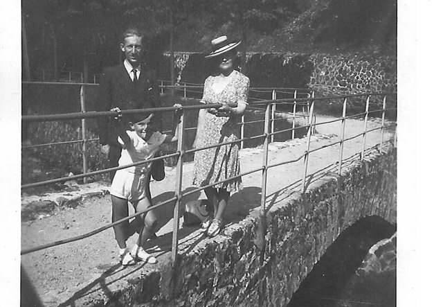 Mme Lignot, Mr Lévy et le petit André