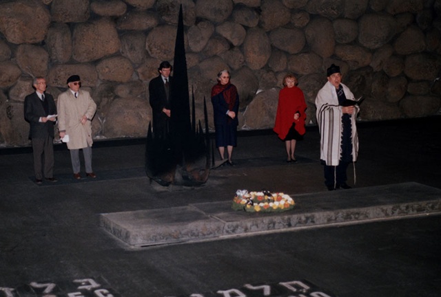 Diane la sauvée en rouge avec Jacqueline Rigaud