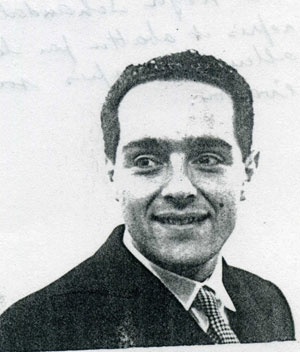 Claude Aron compagnon d'évasion de Roger il fut repris et abattu par les Allemands