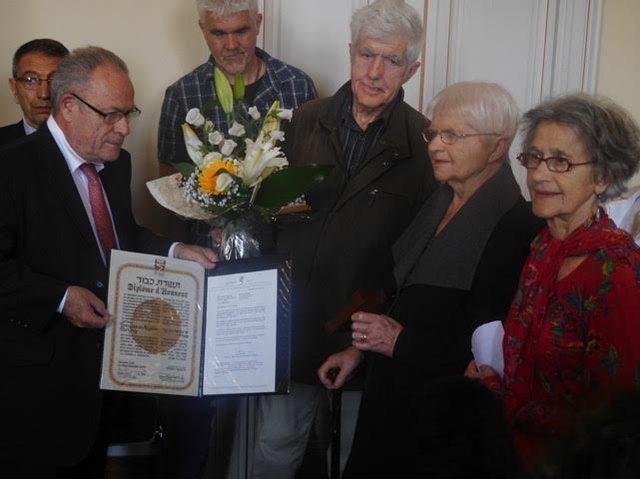 Cérémonie de la remise de la médaille