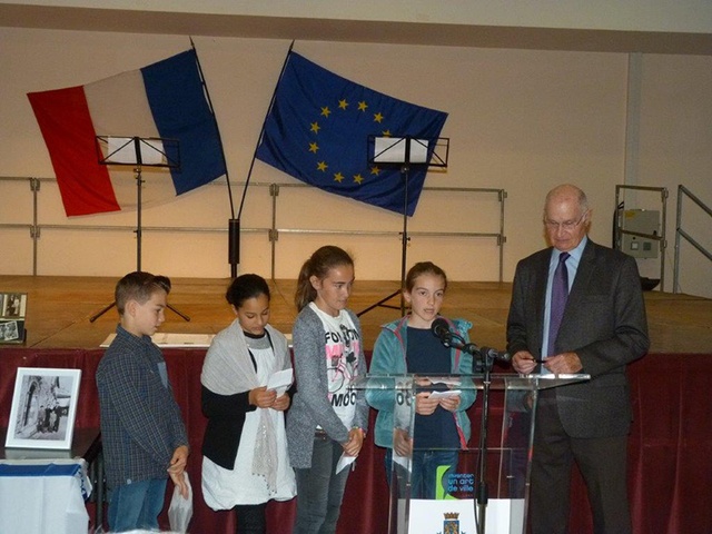 Récitation du poème Le Badge, Ecole Jean-Louis Etienne