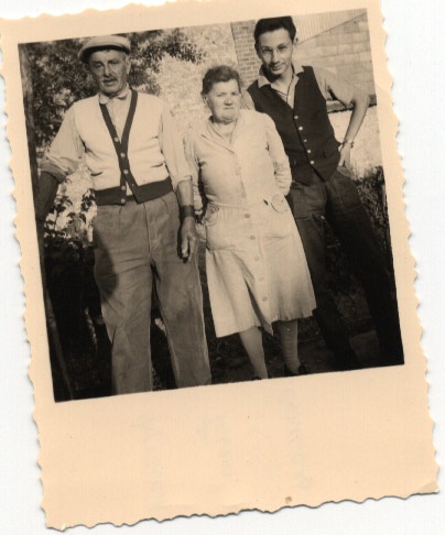 Denis et Louise ARSENE pendant les vacances bien après la guerre