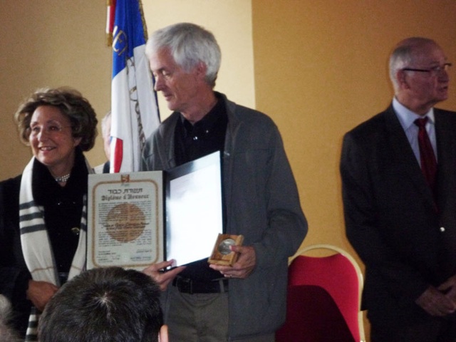 Max Lemaitre petit neveu des sauveurs, à sa gauche la sauvée