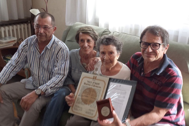 Mme Lepoix et ses trois enfants 