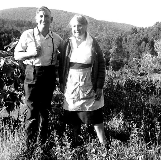 Henriette avec un de ses gendres en 1966