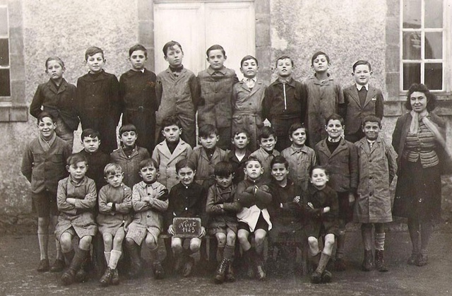 Leon 3° à partir de la droite au 1° rang