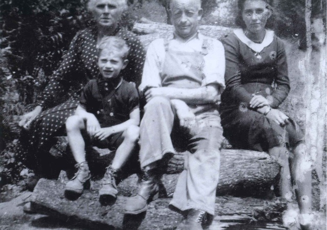 Marcel et Claire Levavasseur avec Jean Golgevit et Liliane