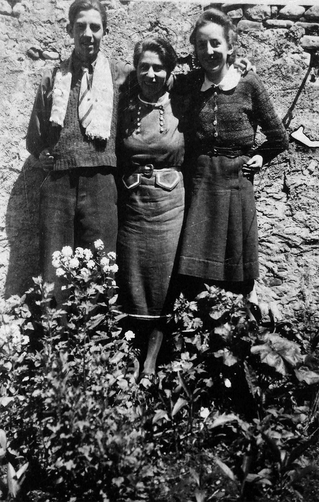 Georges et Madeleine Bourgouin avec Elisabeth Schneider vers 1945