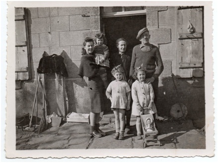 Lisa Tobias et Anna Osman (M et Mme Jouannaud derrière Lisa et Anna)