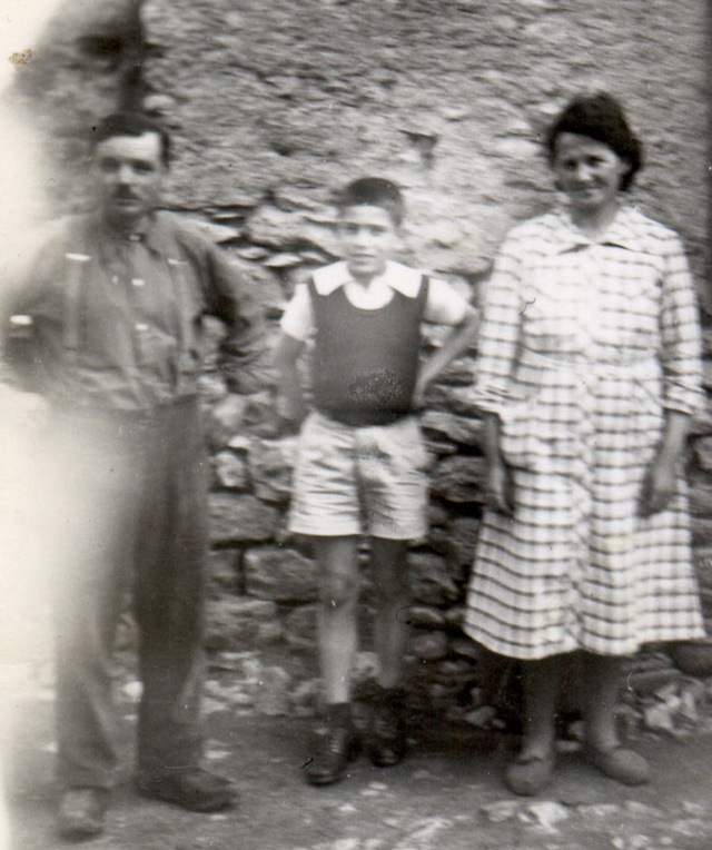 Clément Clémentine Jacky en culotte courte 1952