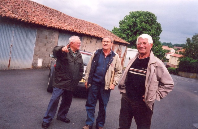 Albert Popiolek au milieu