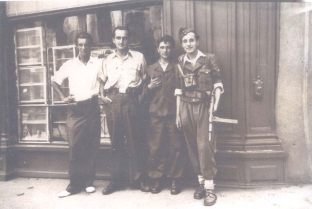 A droite Jeremiasz Marius 