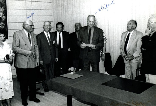 Achille laborie à gauche et la personne sauvée lors de la cérémonie