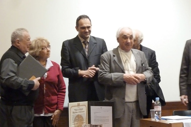 De g. à d. Robert Pingenot Jenny Trevgoda Yaron Gamburg de l'ambassade d'Israël et Michel Trevgoda