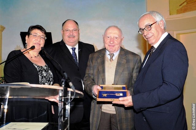 da5eed8434a73fed29ce63b2956389e9[1]