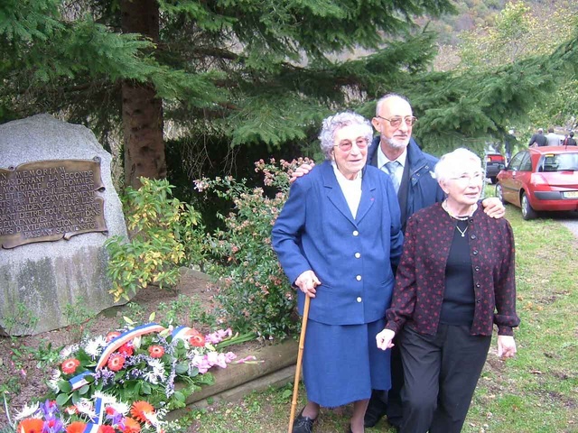 Mme ROGALLE avec les responsables de la cérémonie Albert SEIFER et Nicole CAMINADE