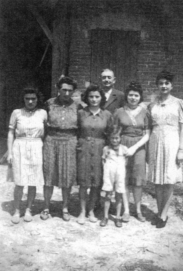 Les sauvés avec leurs sauveurs