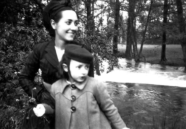 Pierrette Poirier avec une de ses nièces