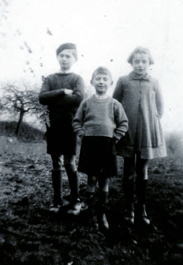 les enfants Marie Bernard et Simon Szpizajen