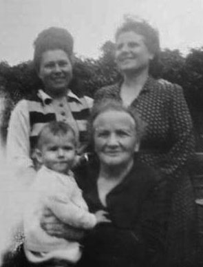 La famille de Walter-Simon HAHN en 1946, Ses cousines Ellen et Gertrude Sa grand’mère maternelle