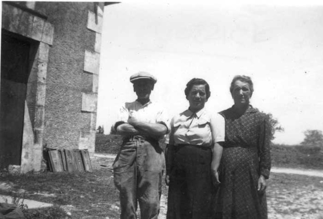 le couple Bissou et au centre leur fille Hélène Ségurel