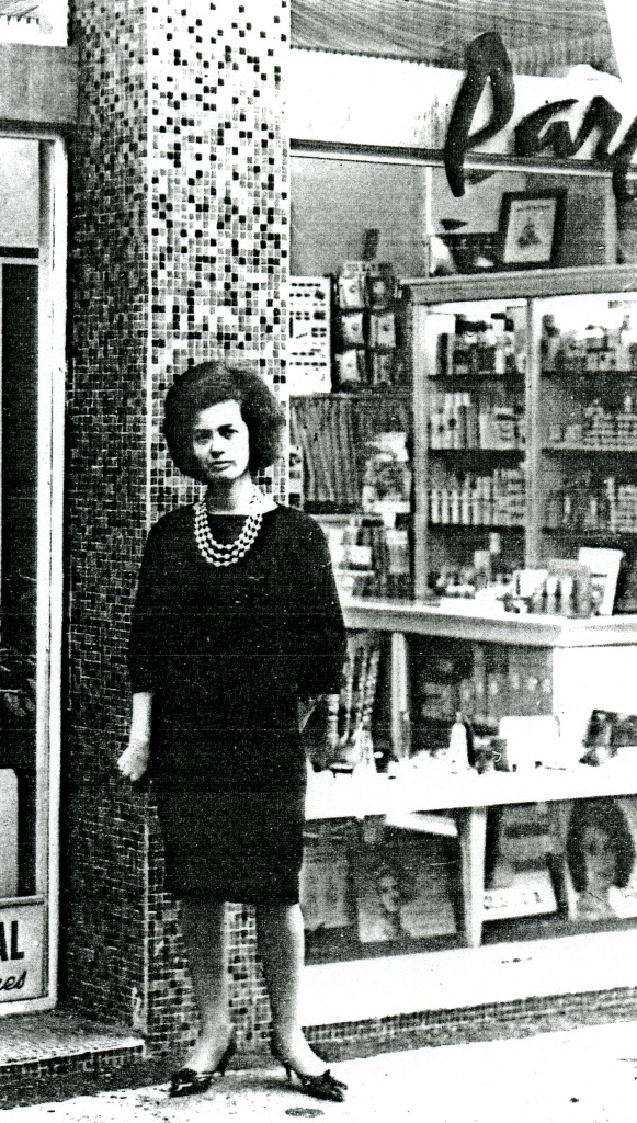 1963, Suzette Gueltzer