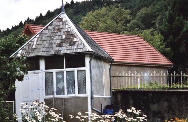 Tonnelle vitrée qui nous a servie d'habitation durant l'occupation