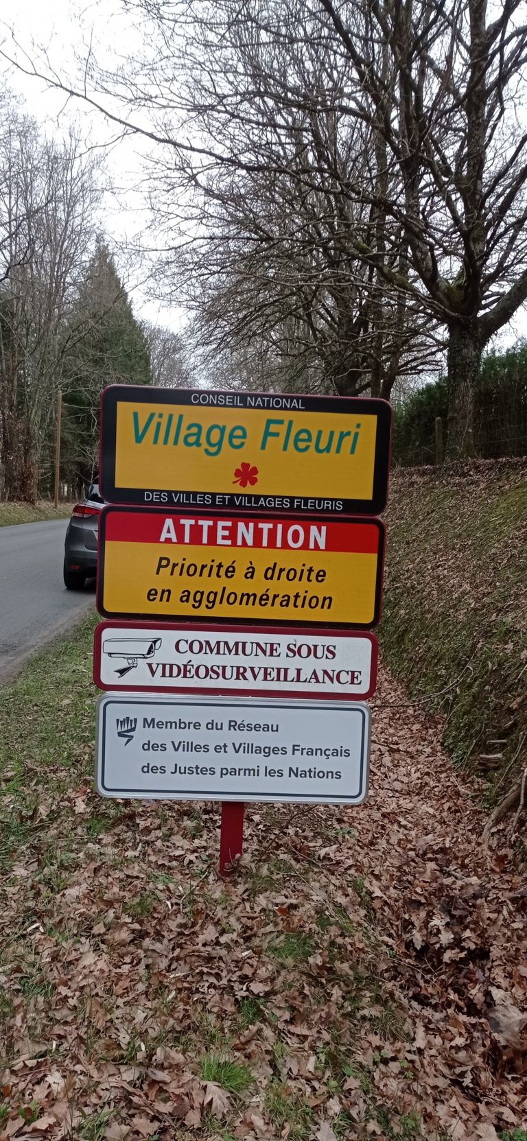 Panneau apposé à Lombron